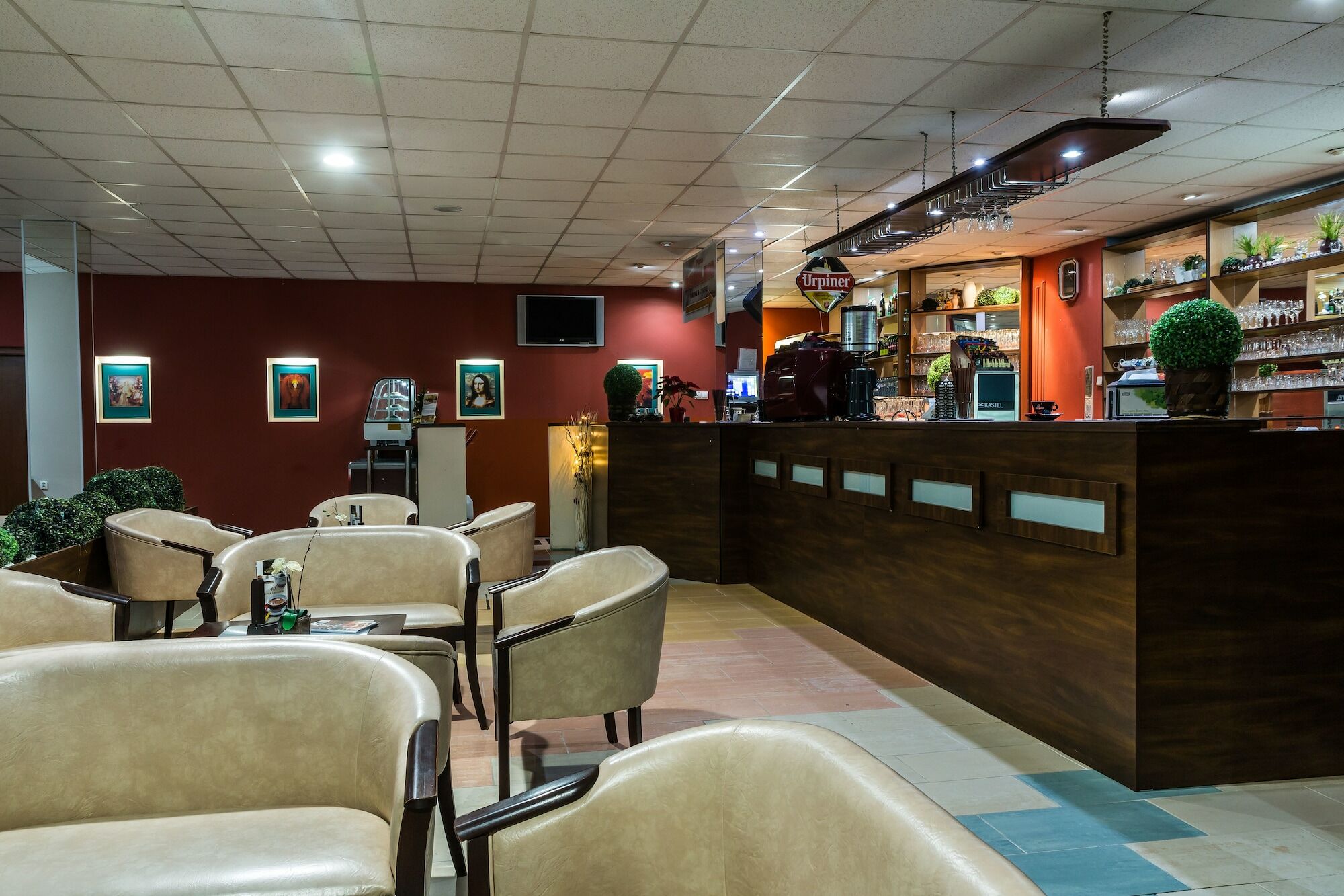 Hotel Dixon So Vstupom Do Bazena A Virivky Zdarma - Free Entrance To Pool And Jacuzzi Included Banska Bystrica Ngoại thất bức ảnh