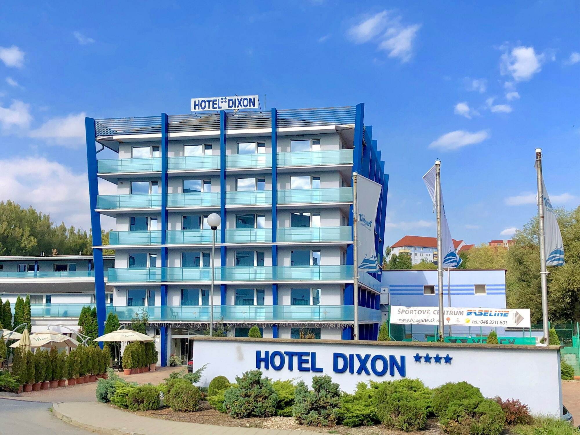 Hotel Dixon So Vstupom Do Bazena A Virivky Zdarma - Free Entrance To Pool And Jacuzzi Included Banska Bystrica Ngoại thất bức ảnh