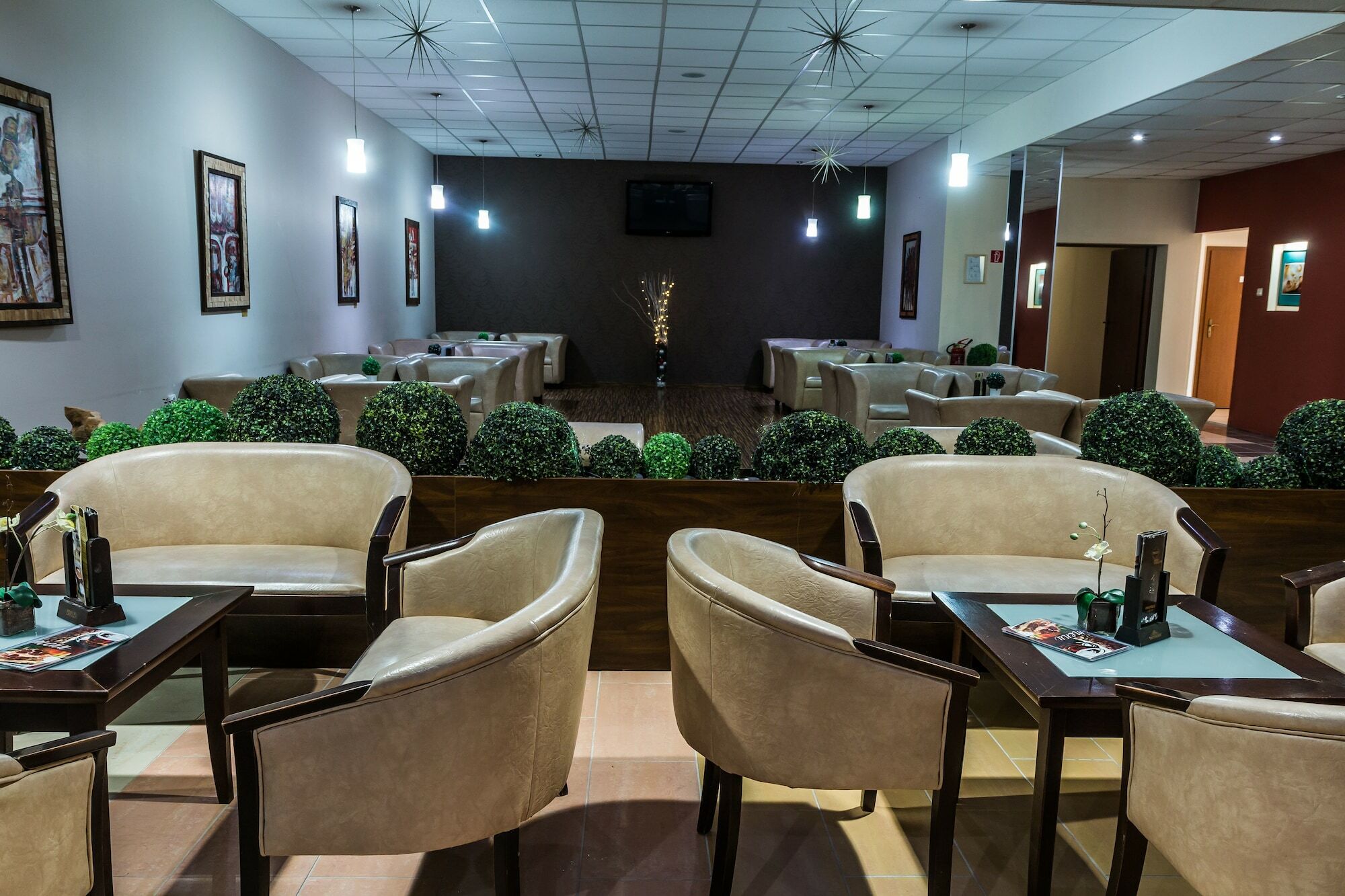 Hotel Dixon So Vstupom Do Bazena A Virivky Zdarma - Free Entrance To Pool And Jacuzzi Included Banska Bystrica Ngoại thất bức ảnh