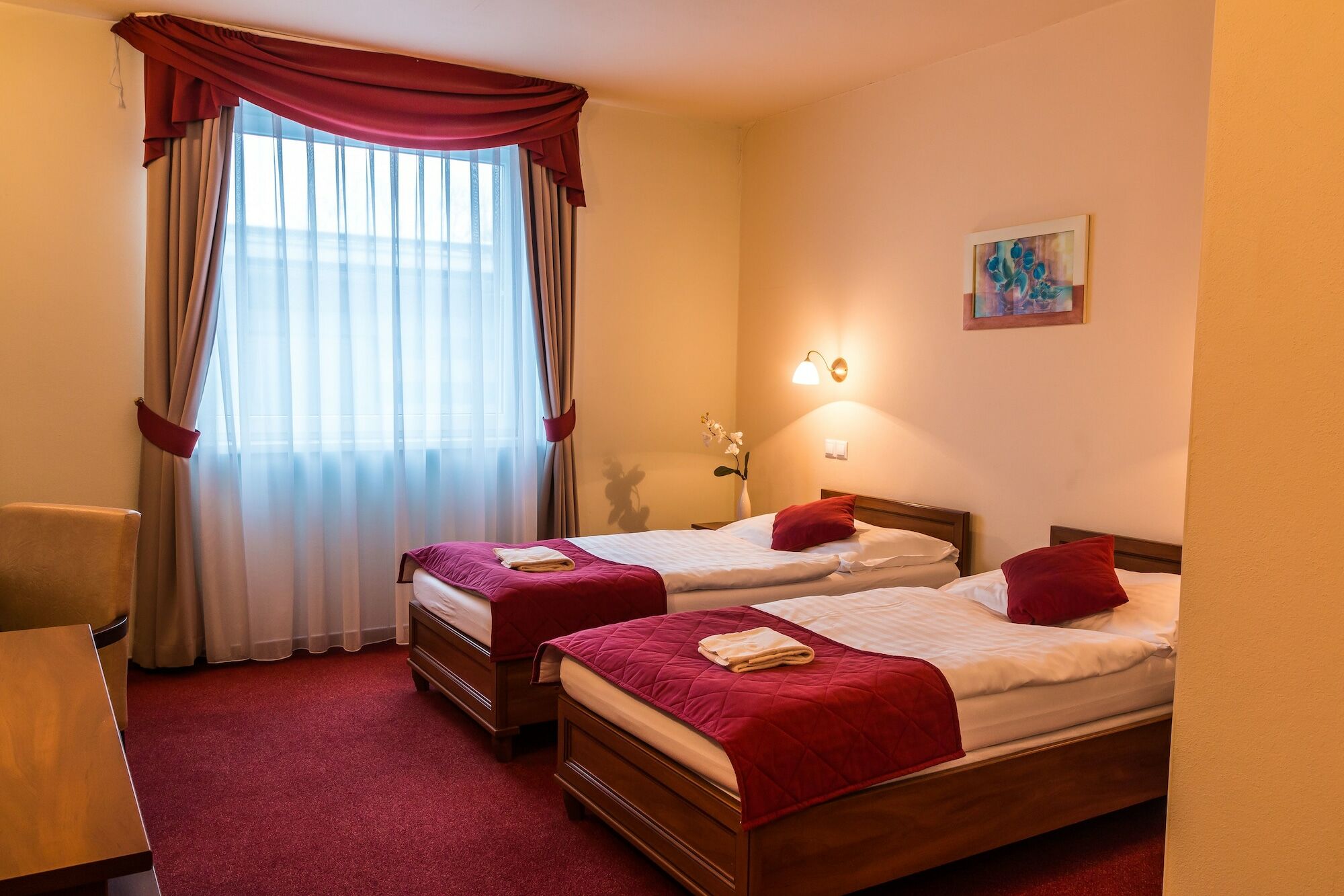 Hotel Dixon So Vstupom Do Bazena A Virivky Zdarma - Free Entrance To Pool And Jacuzzi Included Banska Bystrica Ngoại thất bức ảnh